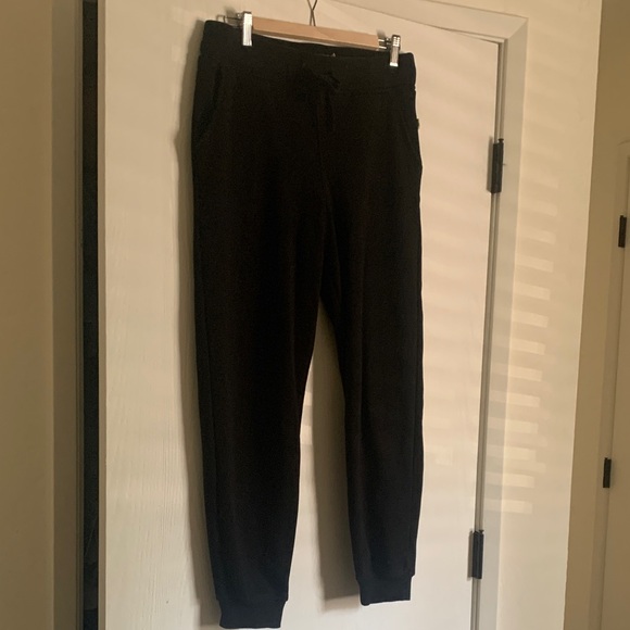 Women’s UGG Black Jogger Sweat Pants Sz M - Picture 1 of 8
